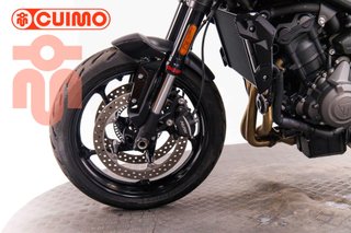 TRIUMPH TRIDENT 660