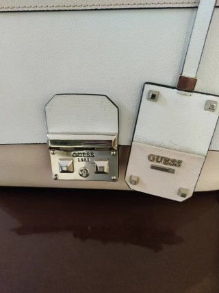 Bolso Guess Beige y Negro