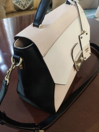 Bolso Guess Beige y Negro