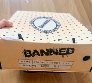 Zapatos de tacón Banned