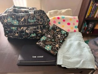 Bolso cambiador bebé floral + mantitas
