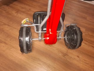Kart a pedales rojo
