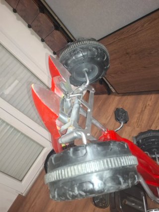 Kart a pedales rojo