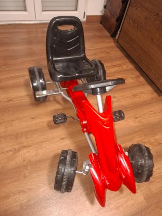 Kart a pedales rojo