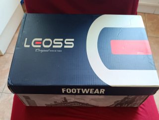 Zapatillas senderismo T42 a estrenar caja original