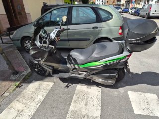 Kawasaki J300 ,ABS Edición Especial