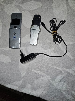 Teléfono Motorola Plata y Azul