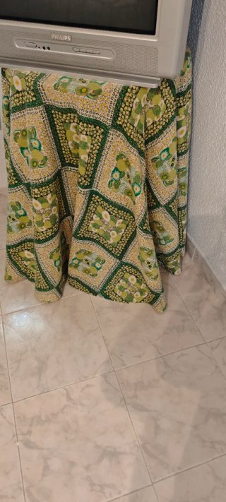 Conjunto colcha,cortina y mesa camilla con cojines