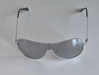 Gafas de sol plateadas