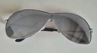 Gafas de sol plateadas