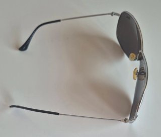 Gafas de sol plateadas