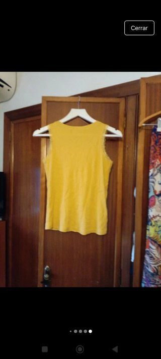 Conjunto camiseta amarilla y leggings estampado