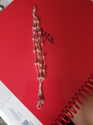 Pulsera de plata con cuentas