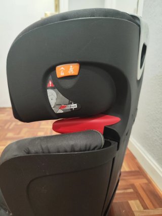 Silla de coche Chicco homologada.
