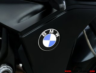 BMW F 900 R
