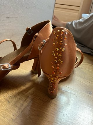 Tacones de baile de salón dorados