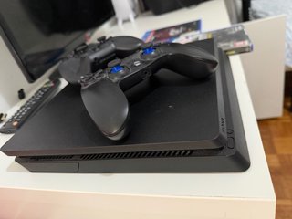 PS4 Negra 500GB + 2 Mandos + 3 Juegos