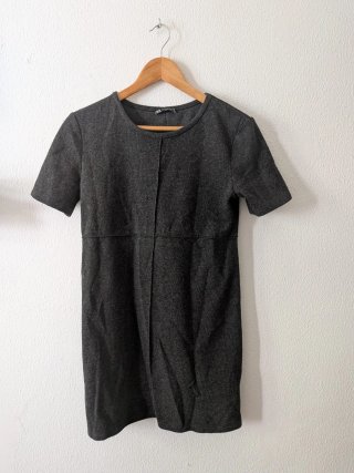 Vestido ZARA gris manga corta