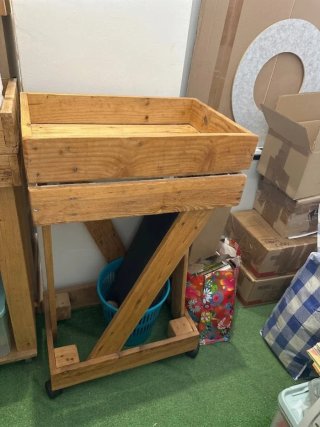 Carrito auxiliar de madera