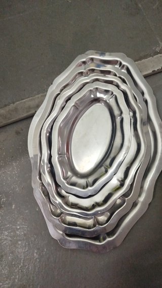 Juego de 5 bandejas metálicas plateadas