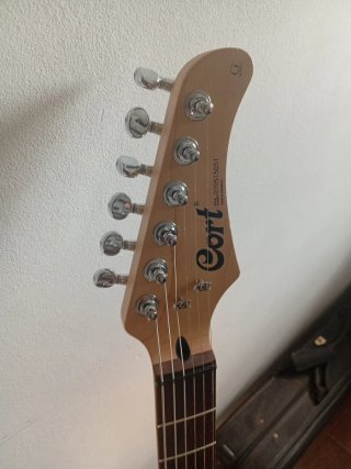 Guitarra Eléctrica Cort Negra