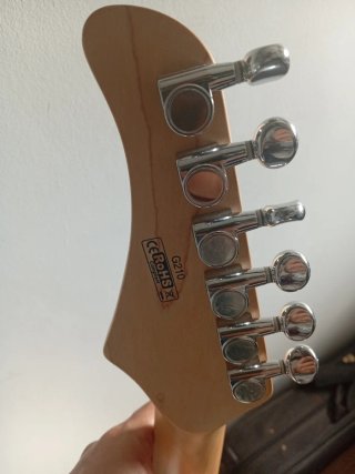Guitarra Eléctrica Cort Negra