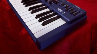 Sintetizador Analógico Behringer SH-101 Azul