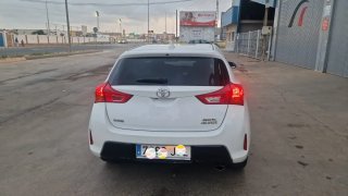 Toyota Auris 2015
