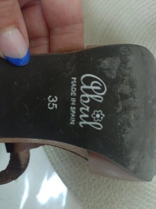 Sandalias de piel marrones,echas en España.