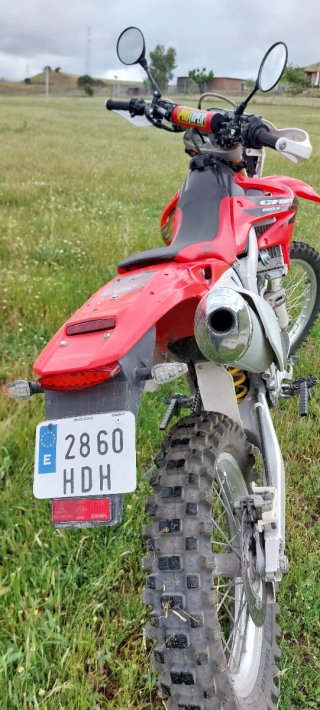 Honda CRF 250 X matriculada.