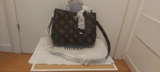 Borsa Guess a spalla marrone e oro
