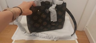 Borsa Guess a spalla marrone e oro