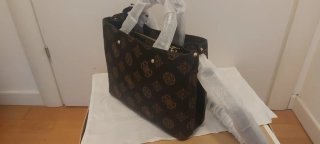 Borsa Guess a spalla marrone e oro