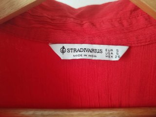 Camisa corta Stradivarius roja