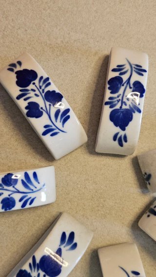Set 7 Portatovaglioli Ceramica Dipinti a Mano
