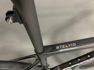 Bicicleta Stelvio Ultralight 105 Di2
