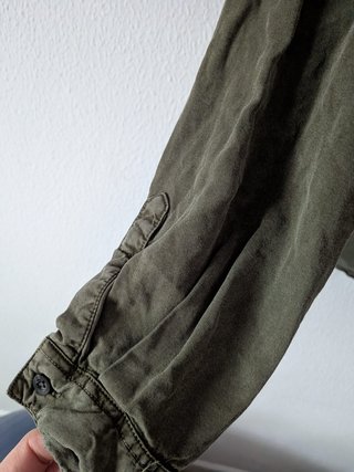 Blusa verde militar Stradivarius