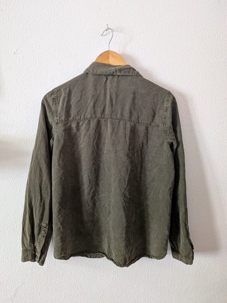 Blusa verde militar Stradivarius