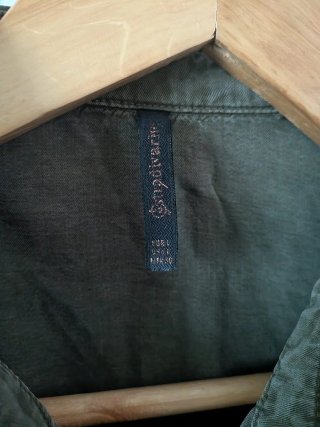 Blusa verde militar Stradivarius