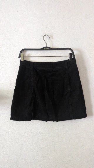 Falda de pana Stradivarius negra