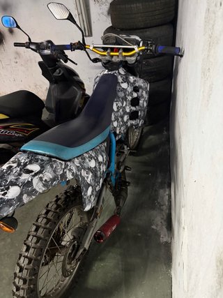 Aprilia XR 50 Enduro Negra y Azul