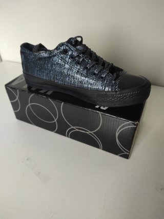 Zapatillas chica azul metálico