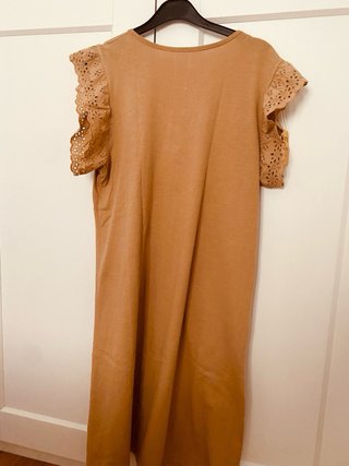 Vestido beige con etiqueta talla única