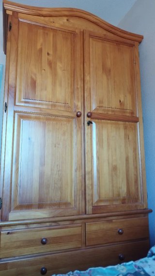 Armario de madera