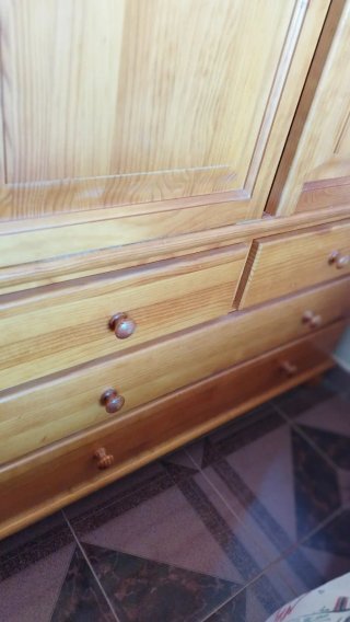 Armario de madera