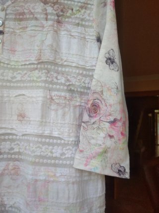 Camiseta floral de manga 3/4