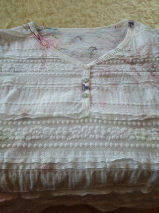 Camiseta floral de manga 3/4