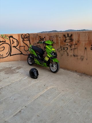 Yamaha Jog RR Verde y Negra