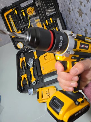 Kit de herramientas con taladro percutor nuevo