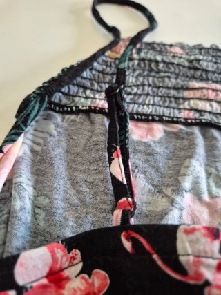 Mono corto estampado floral con flamencos